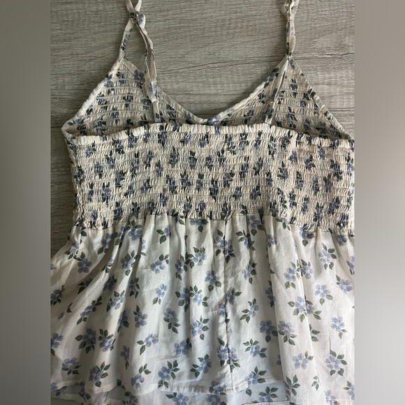 SIZE :: XXS American Eagle *flowy floral top* - Picture 2 of 4